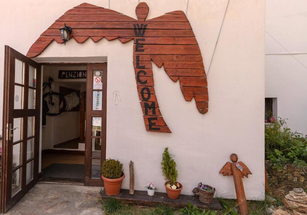Bike Bistro A Penzion U Vsech Andelu Nove Mesto pod Smrkem Exterior photo